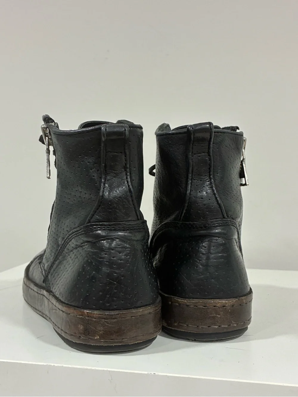 John Varvatos Artisanal Sneaker Size 8.5